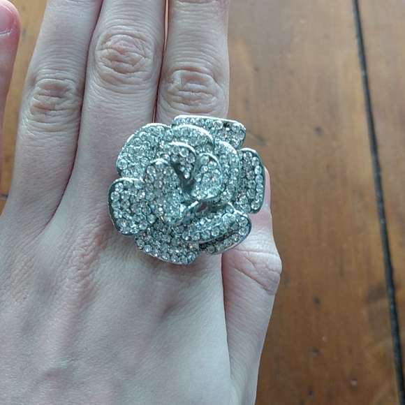 Metal Rose Rings - Picture 3 of 3